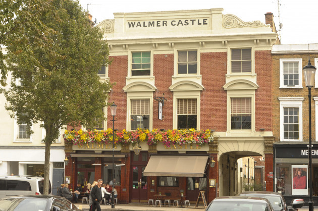 the-walmer-castle-pub-in-notting-hill-which-has-reportedly-been-purchased-for-3-million-by-david-beckham-and-guy-ritchie-featuring-walmer-castle-pub-general-view-where-london-united-kingdom-whe
