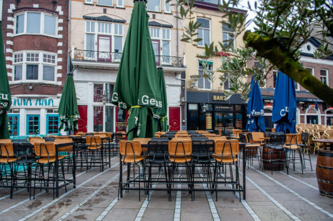 nijmegen-netherlands-14th-jan-2022-a-view-of-the-cafe-van-buren-closed-terrace-during-the-hard-lockdown-tonight-the-cabinet-is-expected-to-announce-a-relaxation-of-the-coronavirus-rules-for-highe