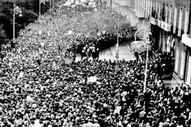 crowd-closes-in-on-british-embassy