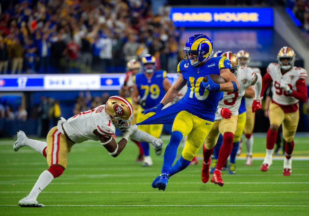los-angeles-ca-usa-30th-jan-2022-los-angeles-rams-wide-receiver-cooper-kupp-10-gains-yardage-and-a-first-down-tackle-by-san-francisco-49ers-free-safety-jimmie-ward-1-n-the-fourth-quarter-duri