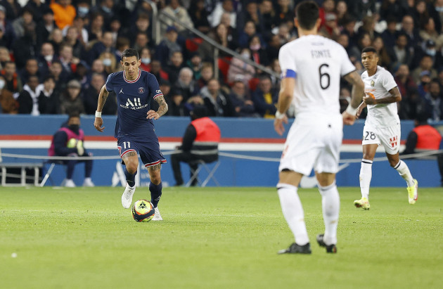 paris-france-29th-oct-2021-angel-di-maria-of-psg-in-action-during-the-match-between-paris-saint-germain-and-lille-match-of-league-1-uber-eats-at-parc-des-princes-tadium-on-october-24-2021-in-mars