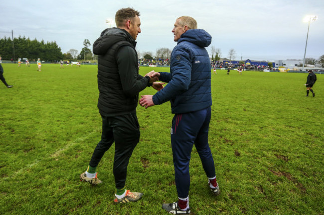 michael-fennelly-and-henry-shefflin-shake-hands-after-the-game