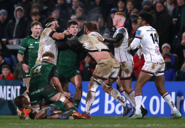 tempers-flare-between-alex-wootton-and-duane-vermeulen