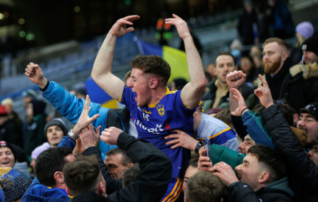 eoghan-bradley-celebrates-with-his-family-and-friends