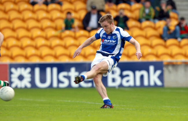 ross-munnelly-scores-a-penalty