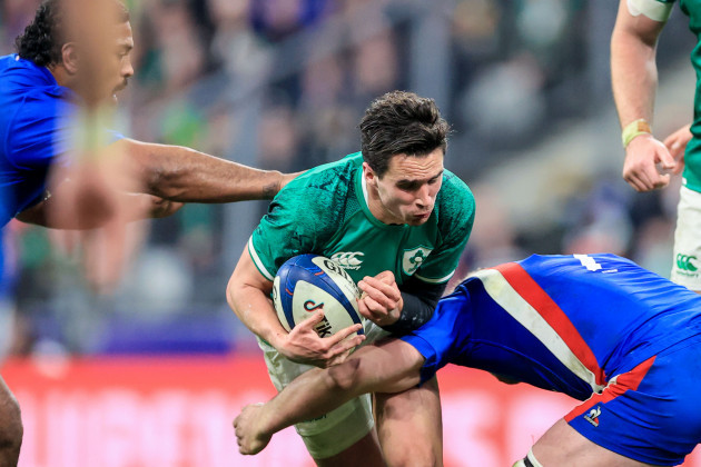joey-carbery-comes-up-against-anthony-jelonch