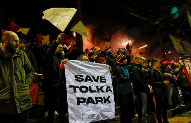 a-view-of-a-save-tolka-park-banner-before-the-game