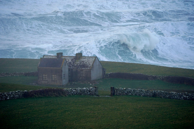 waves-crashing-against-the-shore-at-doolin-in-county-clare-on-the-west-coast-of-ireland-picture-date-sunday-february-20-2022