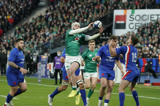 mack-hansen-chases-the-ball-down-before-going-on-to-score-their-first-try