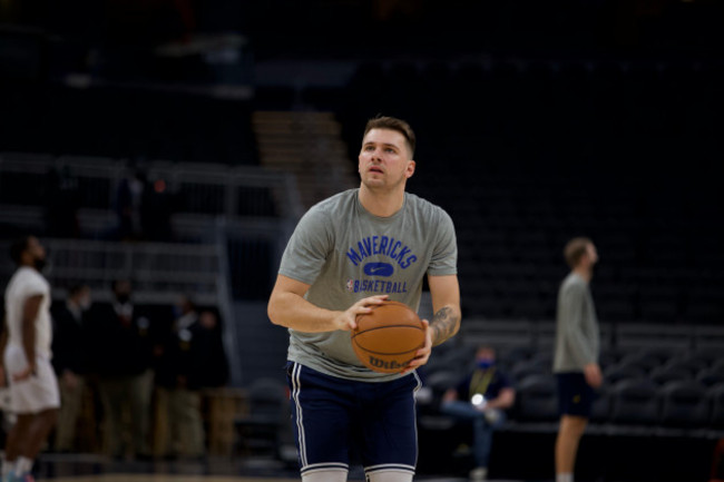 luka-doncic-dallas-mavericks-warming-up-against-indiana-pacers