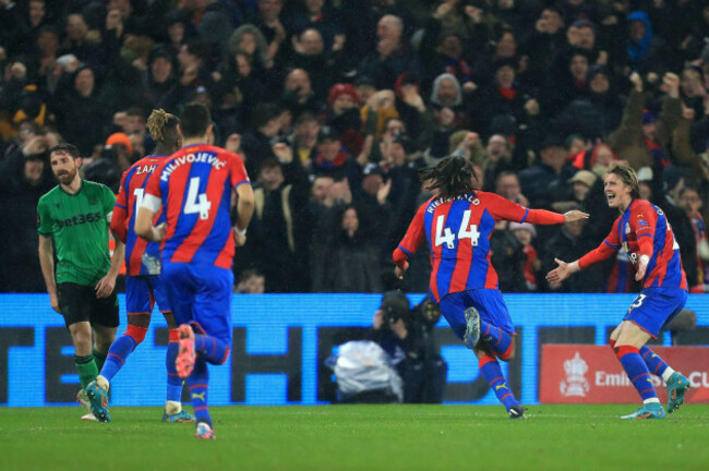 london-uk-01st-mar-2022-goal-jairo-riedewald-44-of-crystal-palace-scores-the-winner-in-london-united-kingdom-on-312022-photo-by-carlton-myrienews-imagessipa-usa-credit-sipa-usaalamy-l
