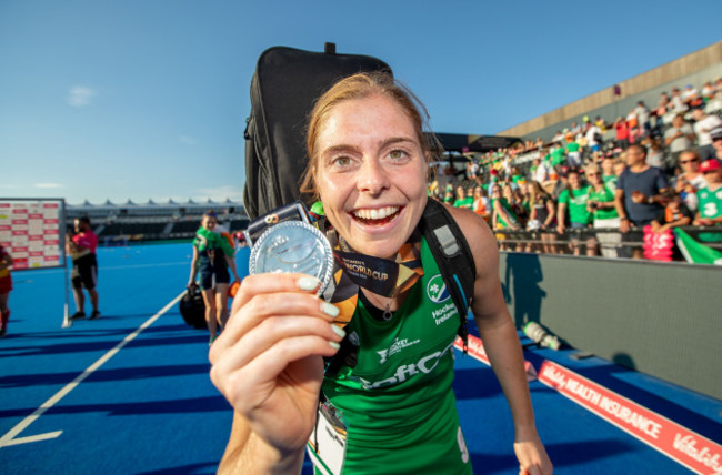 katie-mullan-celebrates-with-her-silver-madal