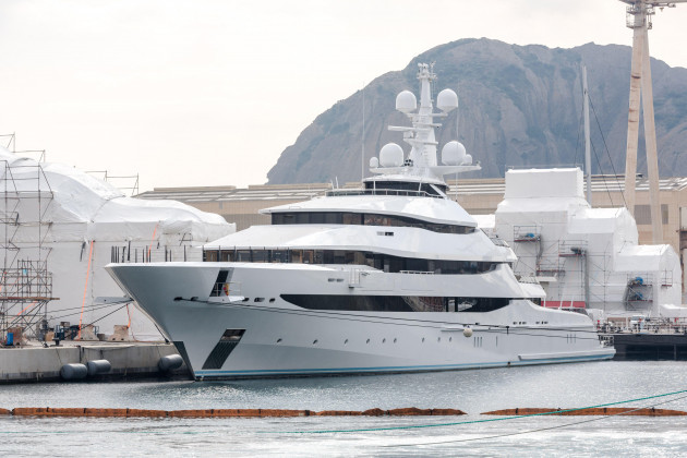 la-ciotat-france-04th-mar-2022-rosneft-boss-igor-setchines-yacht-amore-vero-meaning-true-love-has-been-seized-by-the-french-authorities-and-is-at-la-ciotat-harbour-in-south-of-france-on-ma