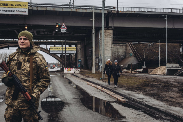 ukrainians-prepare-to-defend-kyiv