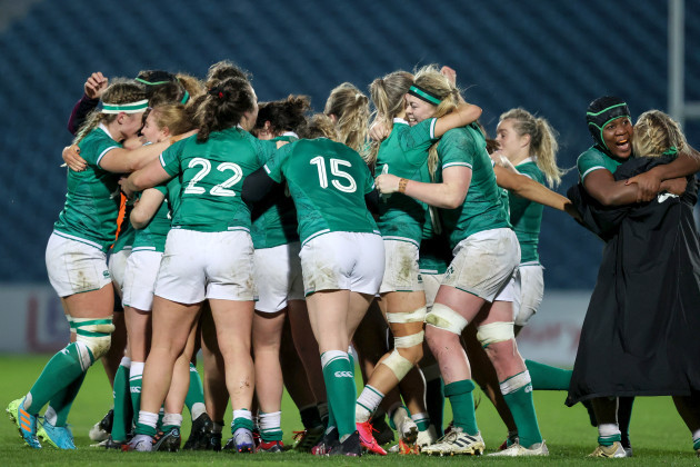 ireland-players-celebrate-at-the-final-whistle