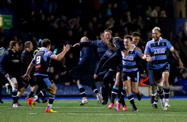 jarrod-evans-celebrates-scoring-the-winning-penalty