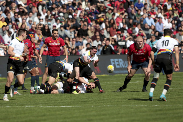 spaans-team-beats-roman-team-in-europese-rugby