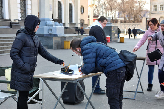 odesa-ukraine-march-08-2022-odesa-residents-leave-their-signatures-under-an-appeal-to-nato-to-close-the-airspace-over-ukraine-odesa-southern-ukraine-photo-by-nina-lyashonokukrinformabacapr