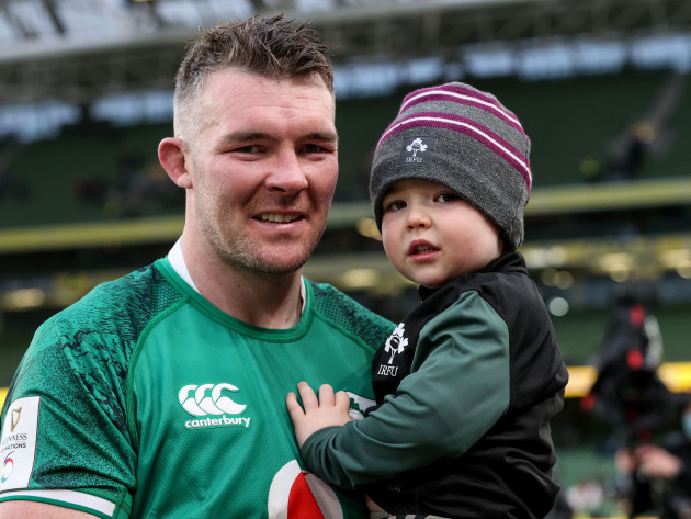 peter-omahony-with-his-son-theo-after-the-game