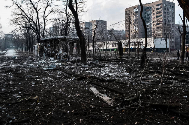 mariupol-ukraine-12th-mar-2022-debris-of-destroyed-mariupol-buildings-litters-the-street-as-russias-invasion-of-ukraine-continues-in-mariupol-ukraine-on-saturday-march-12-2022-photo-by-stat