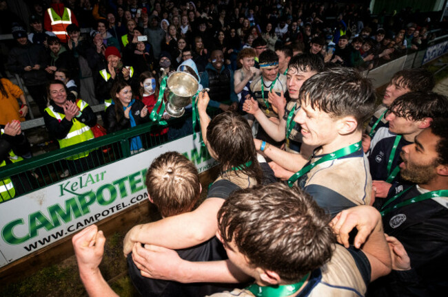 sligo-grammar-celebrate-winning