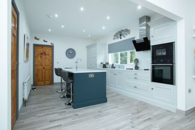 eyJidWNrZXQiOiJtZWRpYW1hc3Rlci1zM2V1IiwiZWRpdHMiOnsicmVzaXplIjp7ImZpdCI6Imluc2lkZSIsIndpZHRoIjoxMjAwLCJoZWlnaHQiOjEyMDB9fSwib3V0cHV0Rm9ybWF0IjoianBlZyIsImtleSI6IjgvNi84NmUyMmM5YTVjNTRhZWQzYzQyZTY4NzQzMDdjMzY2Zi5qcGcifQ==