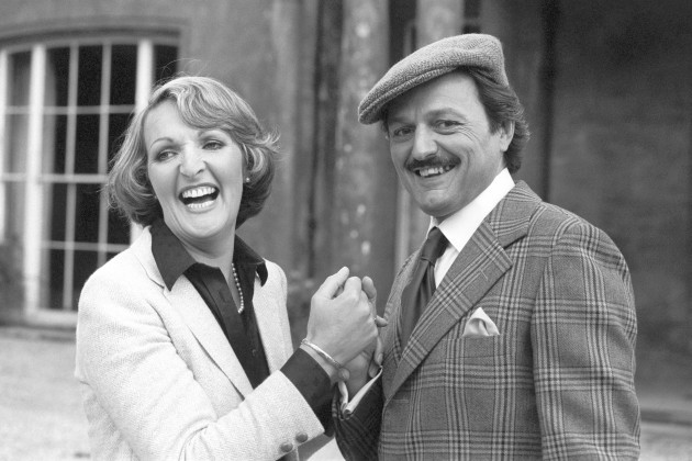 file-photo-dated-200981-of-actress-penelope-keith-as-audrey-fforbes-hamilton-with-peter-bowles-who-plays-her-wealthy-would-be-suitor-richard-devere-in-their-popular-tv-series-to-the-manor-born