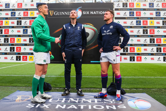 johnny-sexton-and-stuart-hogg-with-wayne-barnes-at-the-coin-toss
