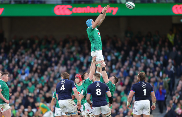 tadhg-beirne-in-a-line-out