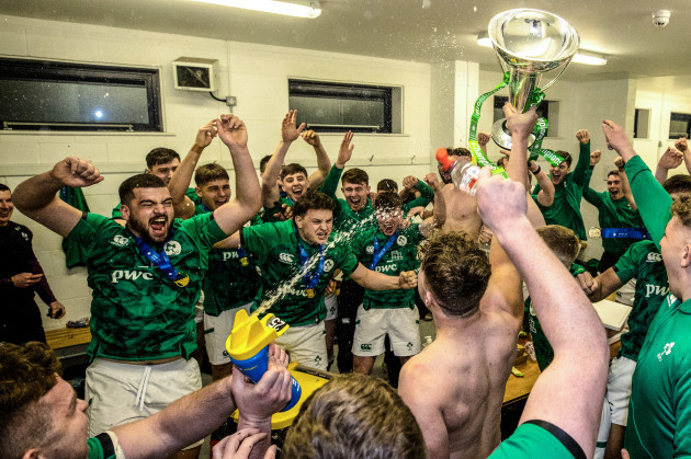 reuben-crothers-celebrates-with-the-ireland-team-as-under-20-six-nations-champions