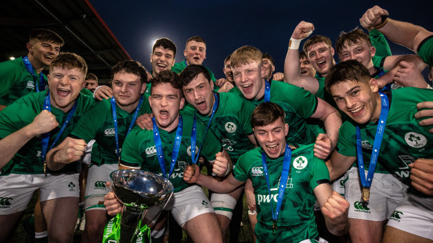 the-ireland-team-celebrate-as-2022-under-20-six-nations-champions