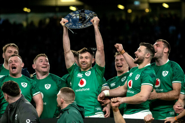 hugo-keenan-celebrates-with-the-triple-crown