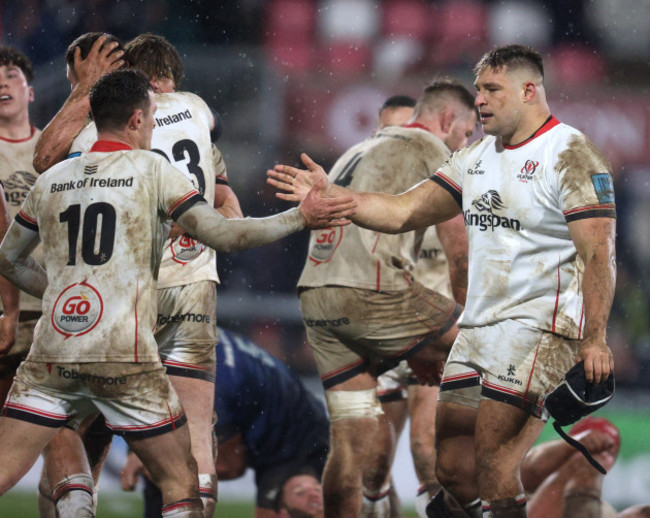 billy-burns-and-gareth-milasinovich-shake-hands-after-the-match