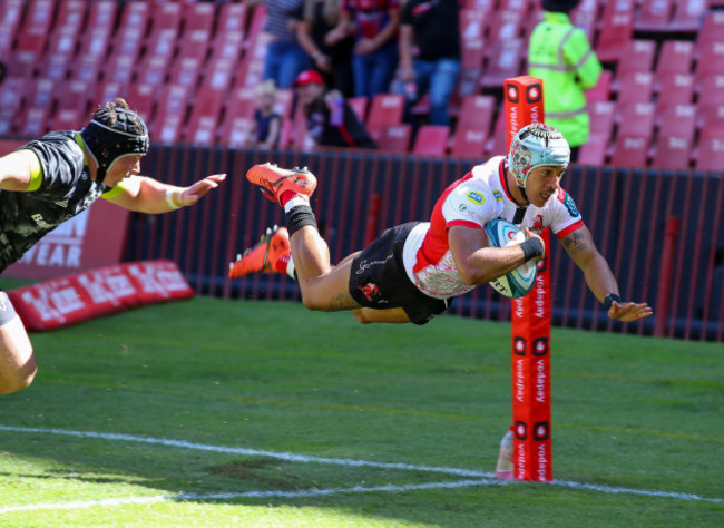 edwill-van-der-merwe-scores-a-try