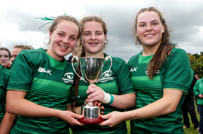 emily-gavin-aoibheann-reilly-and-beibhinn-parsons-celebrate-with-the-trophy-1592018