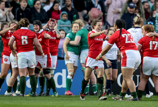 wales-players-celebrate-after-the-game