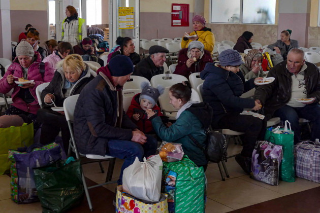first-300-evacuees-arrive-from-mykolayiv-odesa