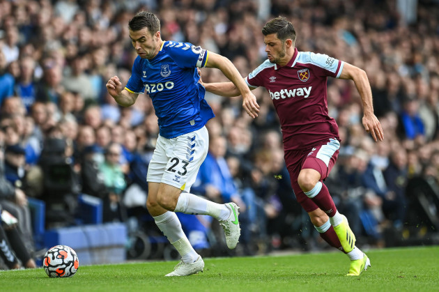 seamus-coleman-23-of-everton-and-aaron-cresswell-3-of-west-ham-united-battles-for-the-ball