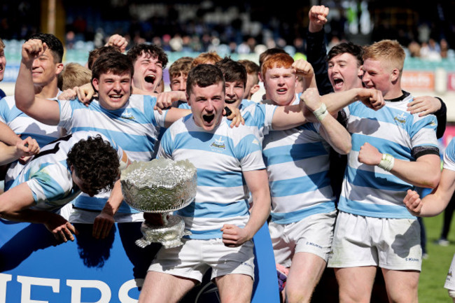 gus-mccarthy-celebrates-with-the-trophy