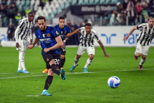 turin-italy-03rd-april-2022-hakan-calhanoglu-20-of-inter-scores-on-a-penalty-during-the-serie-a-match-between-juventus-and-inter-at-allianz-stadium-in-turin-photo-credit-gonzales-photo-tomm