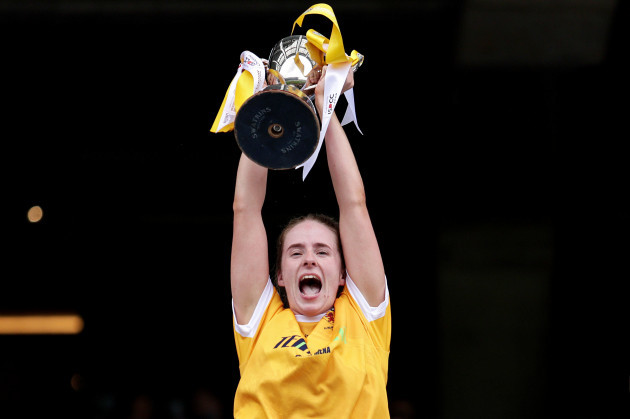 lucia-mcnaughton-lifts-the-trophy