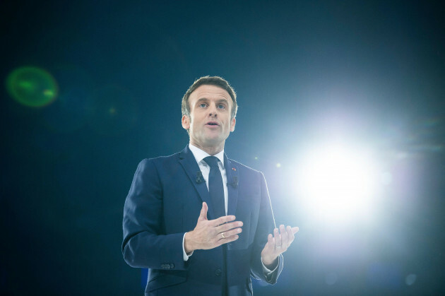France-03-Avril-2022-Président-français-et-candidat-a-la-présidence-Emmanuel-Macron-au-rencontre-dans-le-stade-U-Arena-de-Nanterre-près-de-Paris-en-avril-20 2022 Photo par Elliot blondetabacapress avec cre