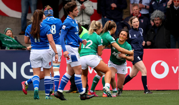 lucy-mulhall-celebrates-scoring-the-first-try