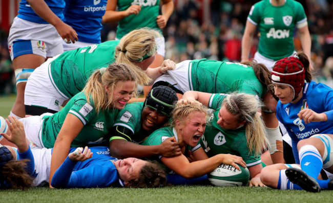 neve-jones-celebrates-scoring-her-sides-second-try