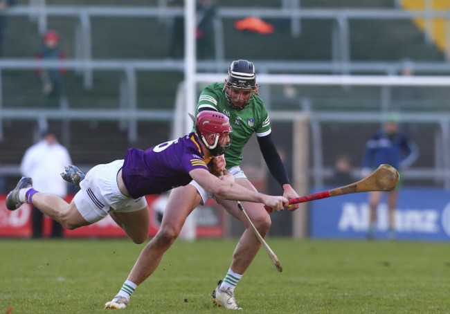 paudie-foley-tackles-gearoid-hegarty