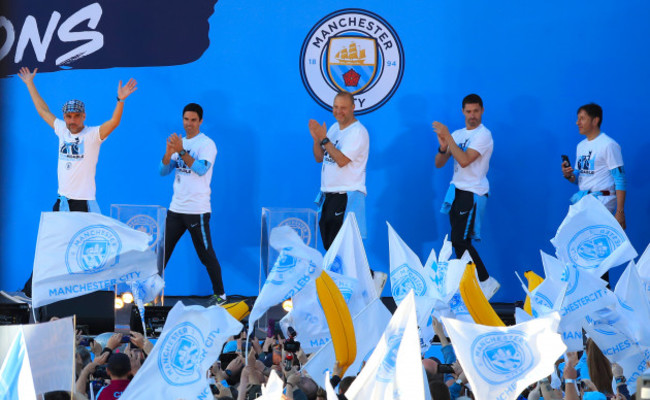 manchester-city-trophy-parade