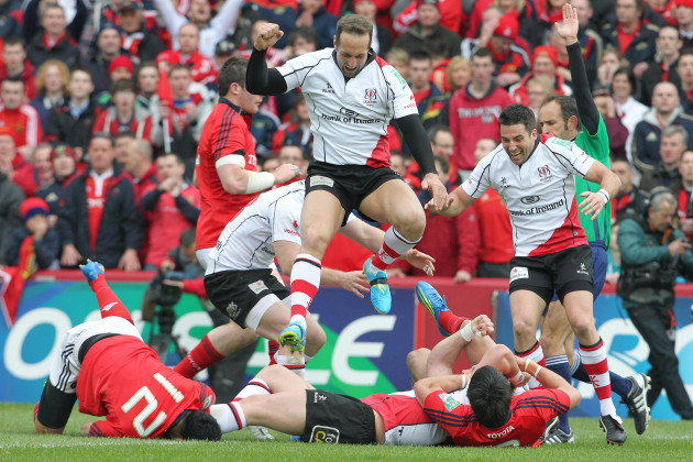 stefan-terblanche-celebrates-after-craig-gilroy-scores-a-try