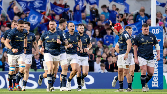 robbie-henshaw-celebrates-scoring-their-second-try-with-teammates