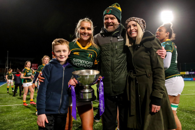 aoife-doyle-and-her-family-celebrate-with-the-trophy-after-the-game