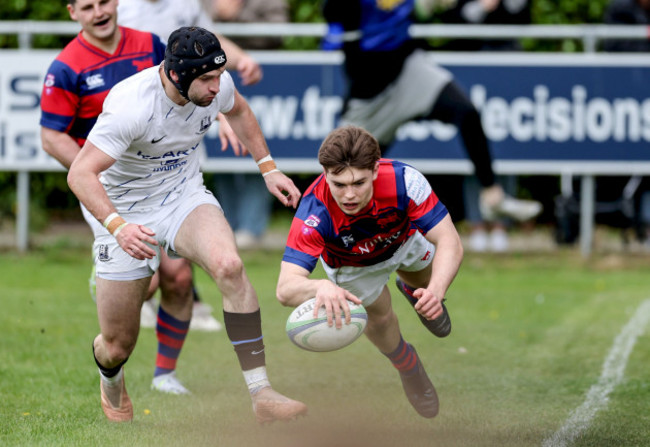 tadhg-bird-scores-a-try